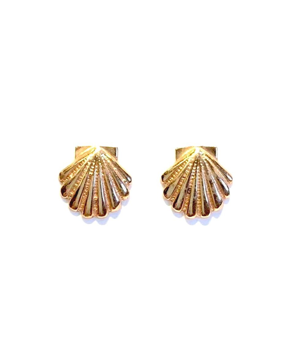 Gold shell earring