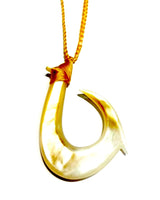 
              Yellow pearl shell fish hook necklace（Large ）
            